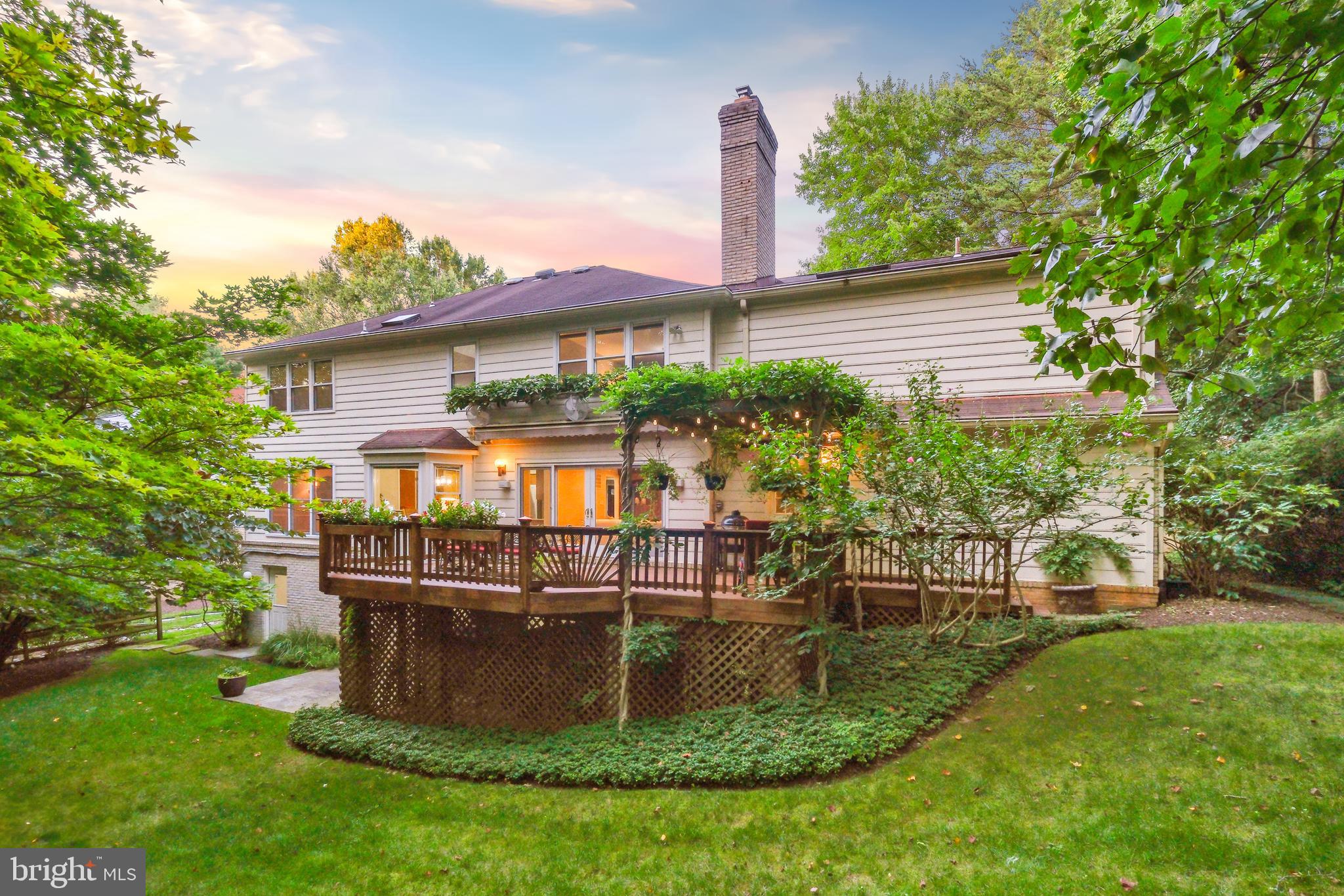 11004 ROUNDTABLE COURT