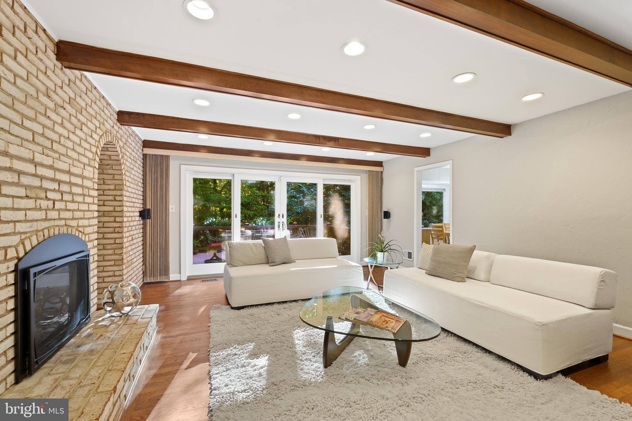 11004 ROUNDTABLE COURT