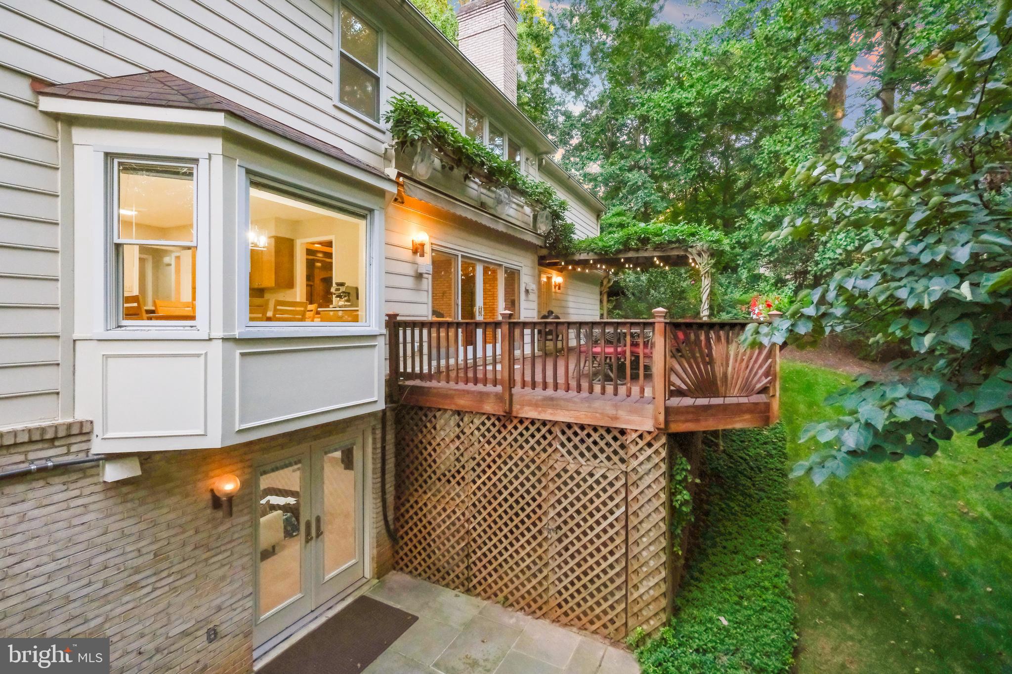 11004 ROUNDTABLE COURT