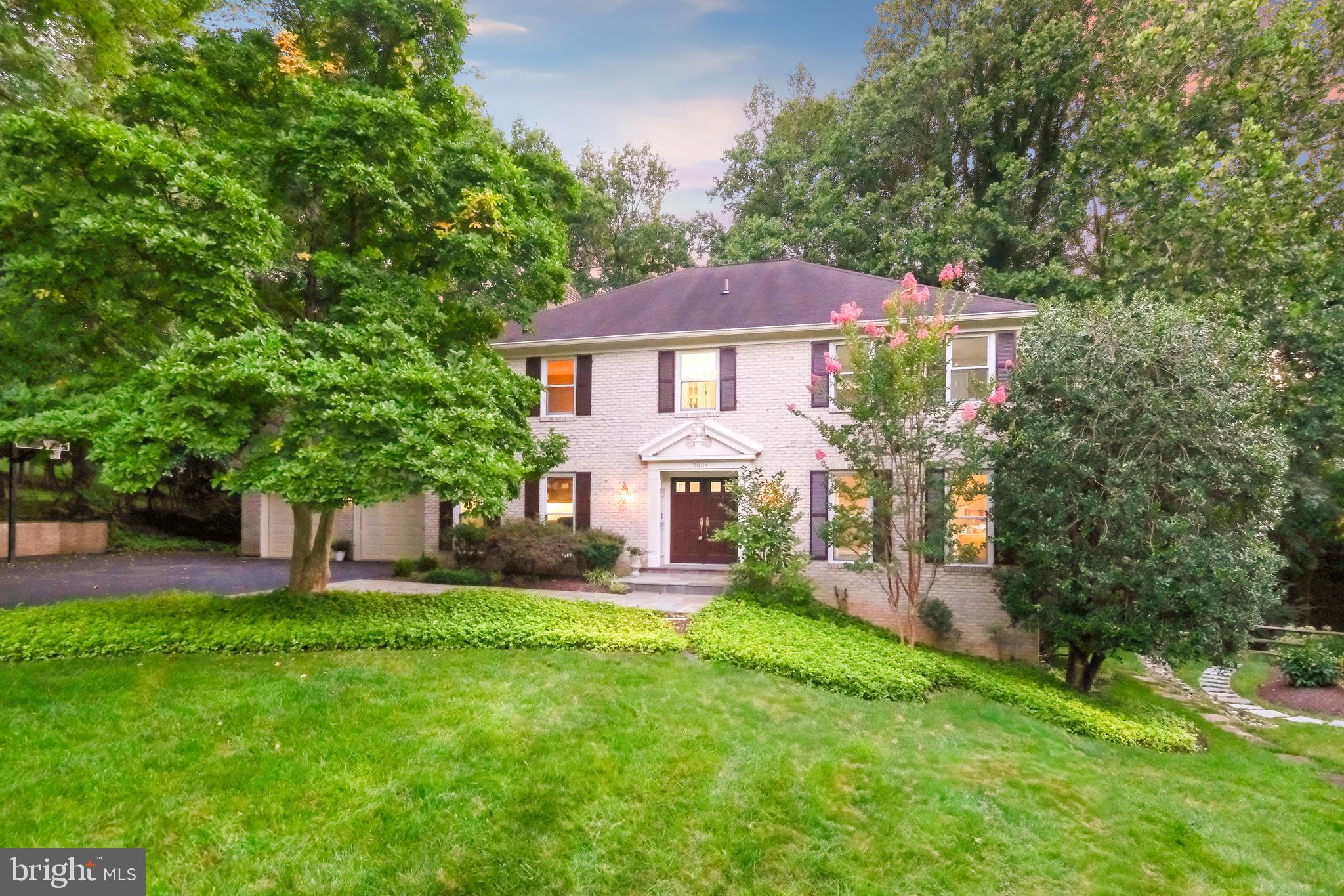 11004 ROUNDTABLE COURT