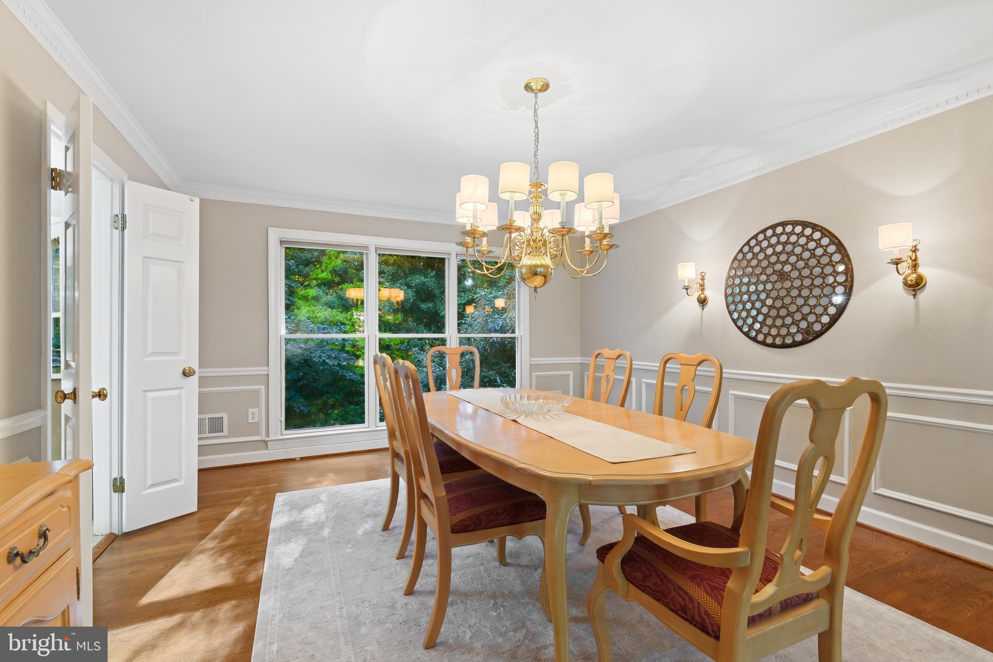 11004 ROUNDTABLE COURT