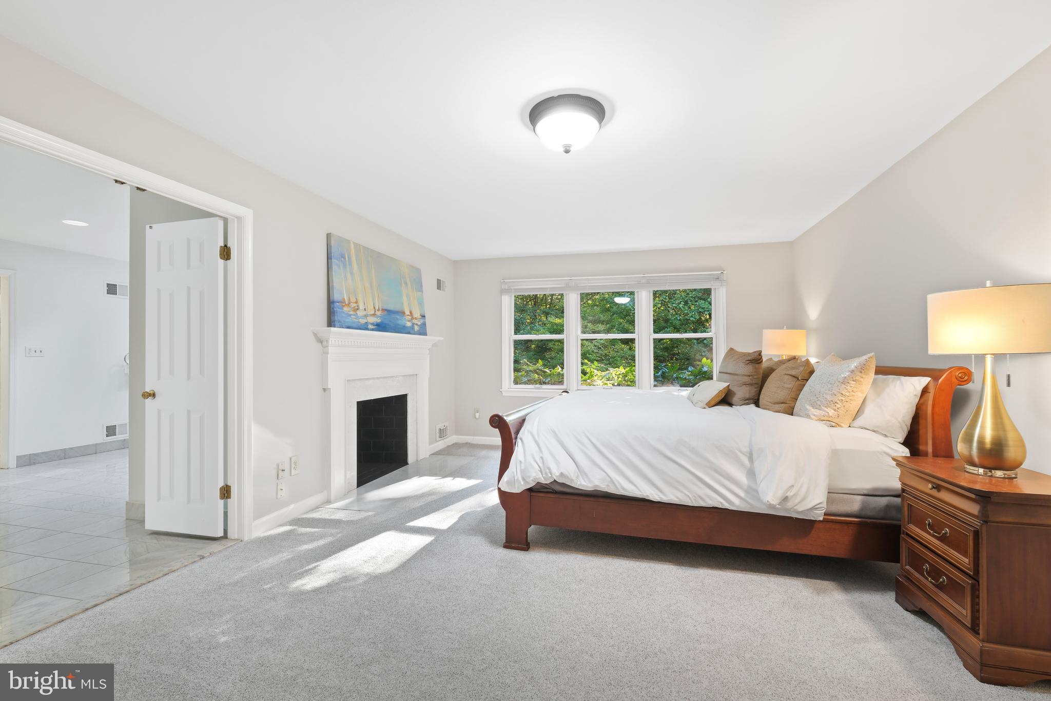 11004 ROUNDTABLE COURT