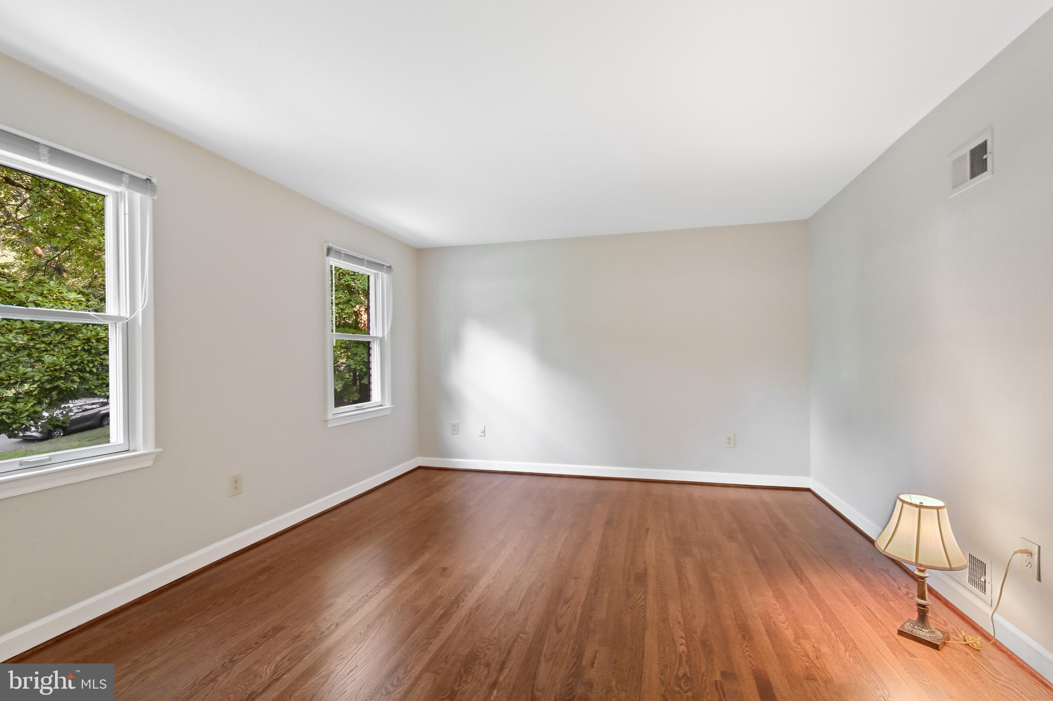 11004 ROUNDTABLE COURT