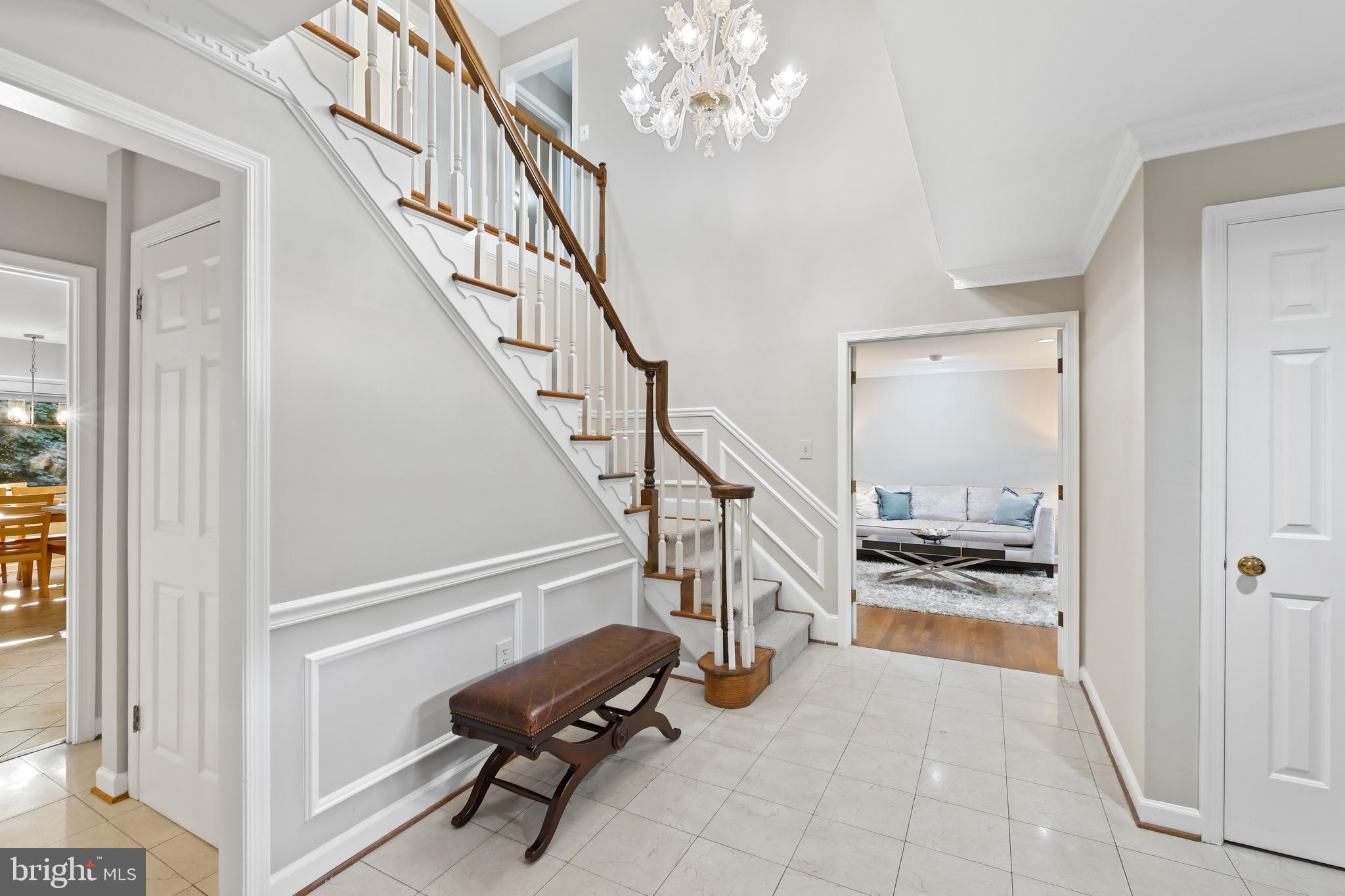 11004 ROUNDTABLE COURT