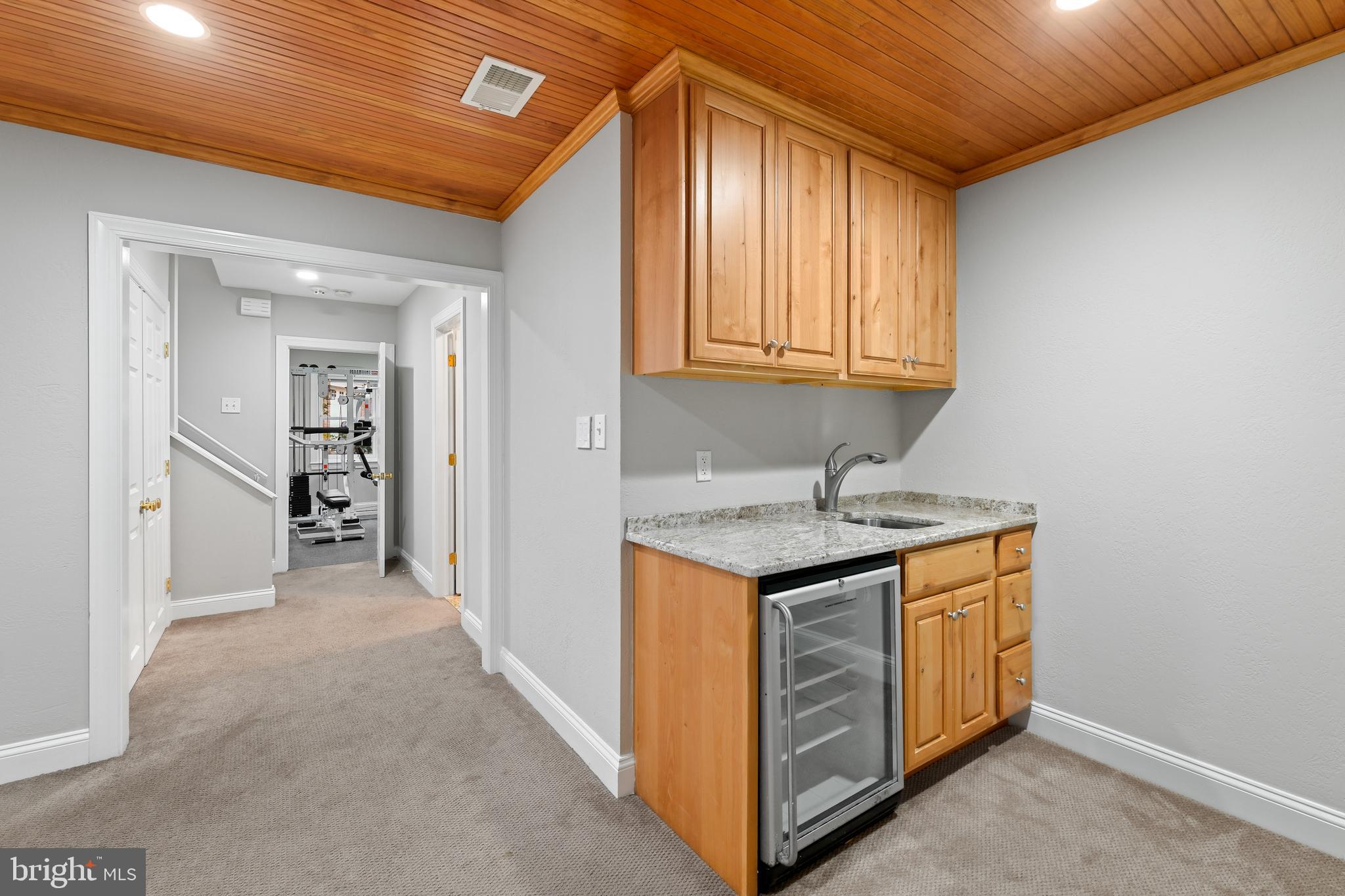 11004 ROUNDTABLE COURT