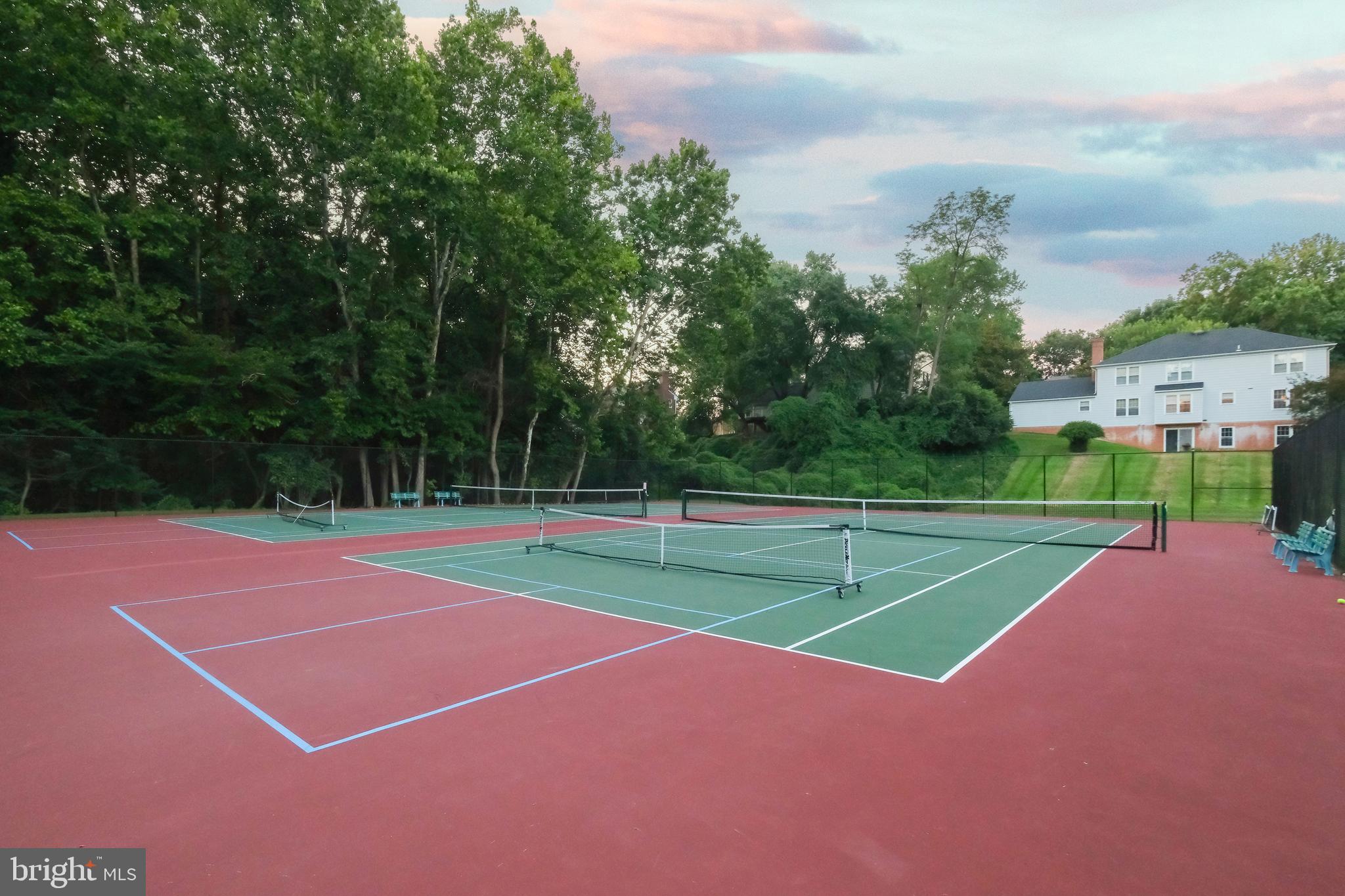 11004 ROUNDTABLE COURT