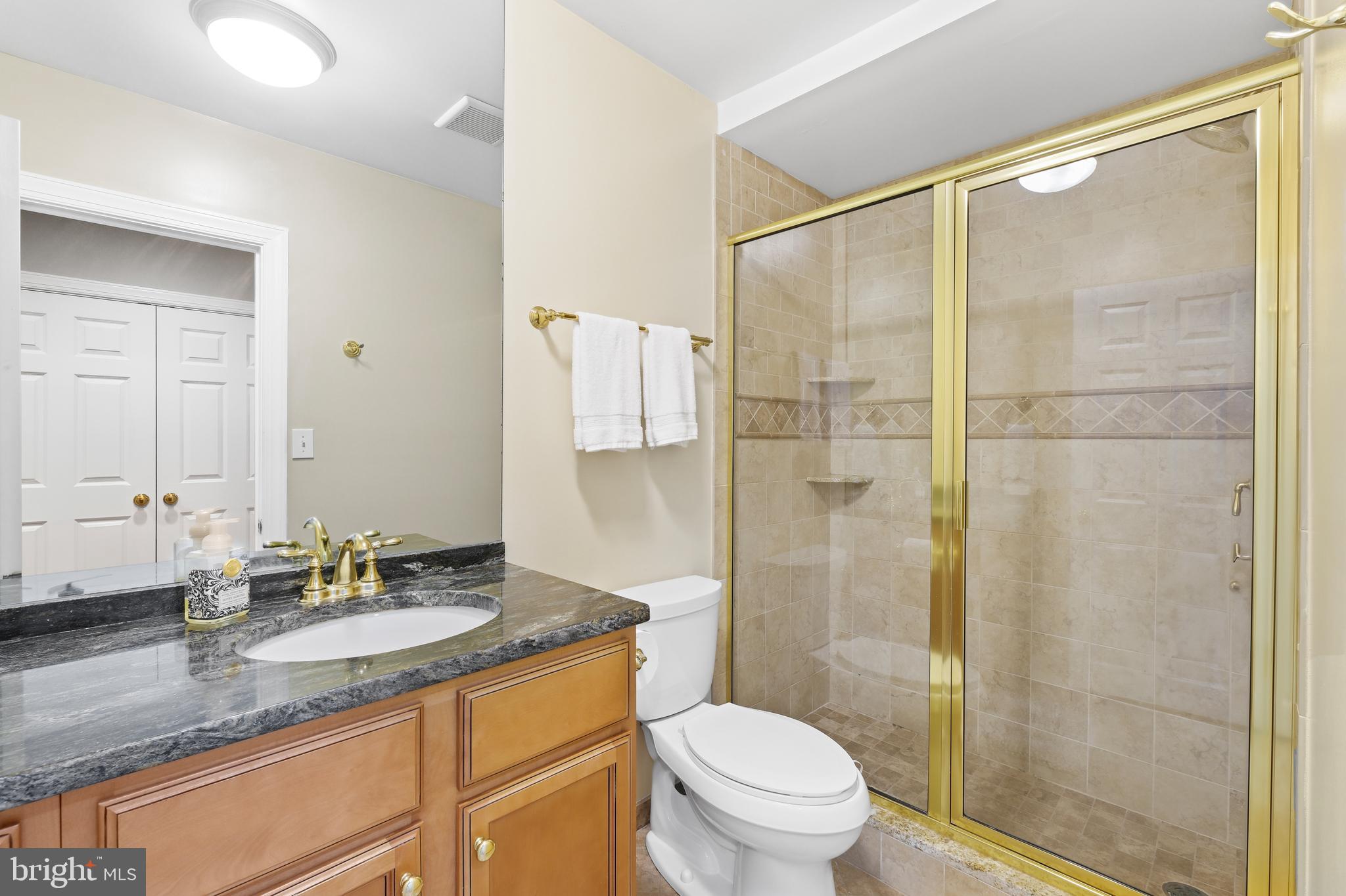 11004 ROUNDTABLE COURT