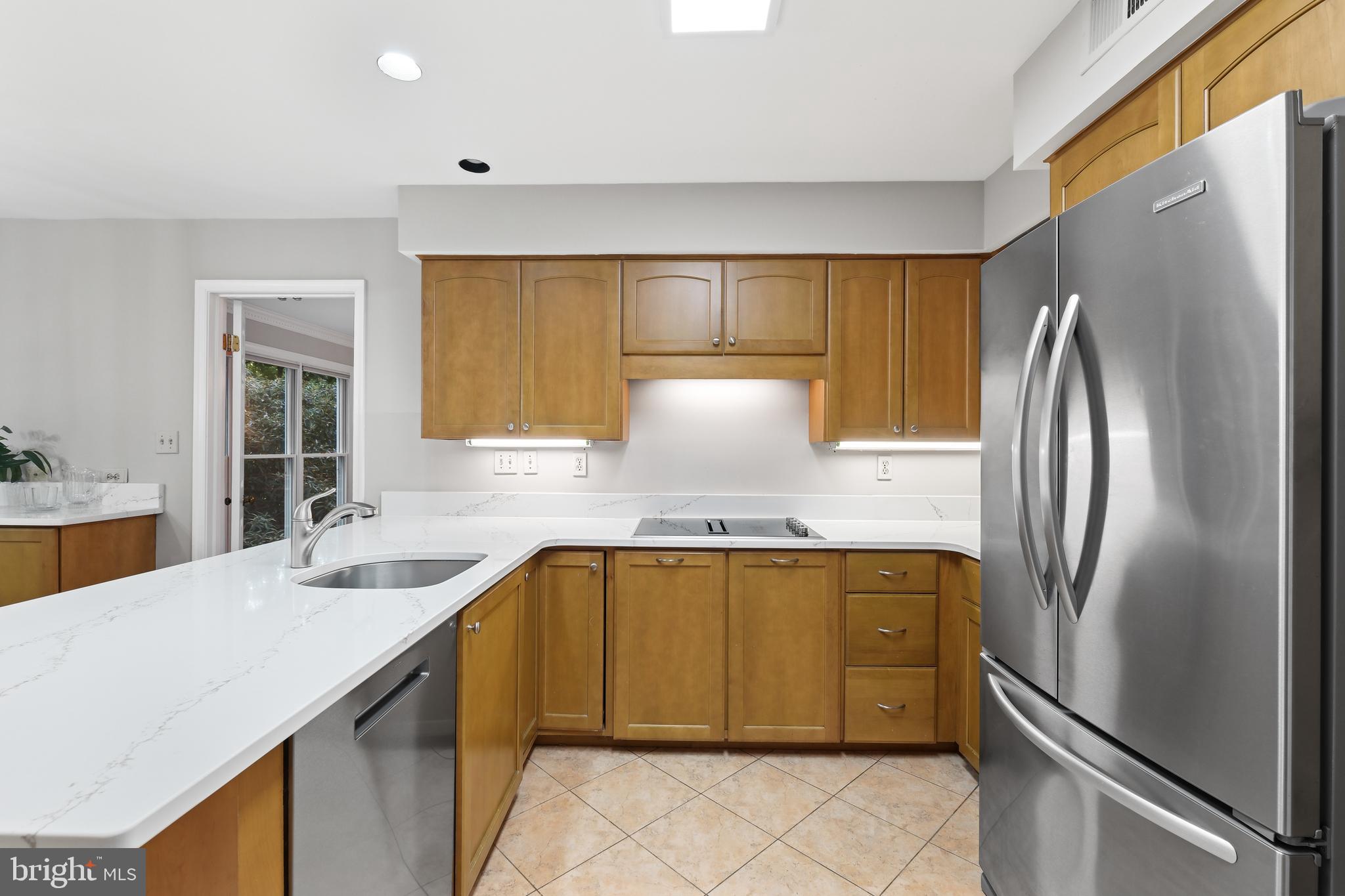 11004 ROUNDTABLE COURT