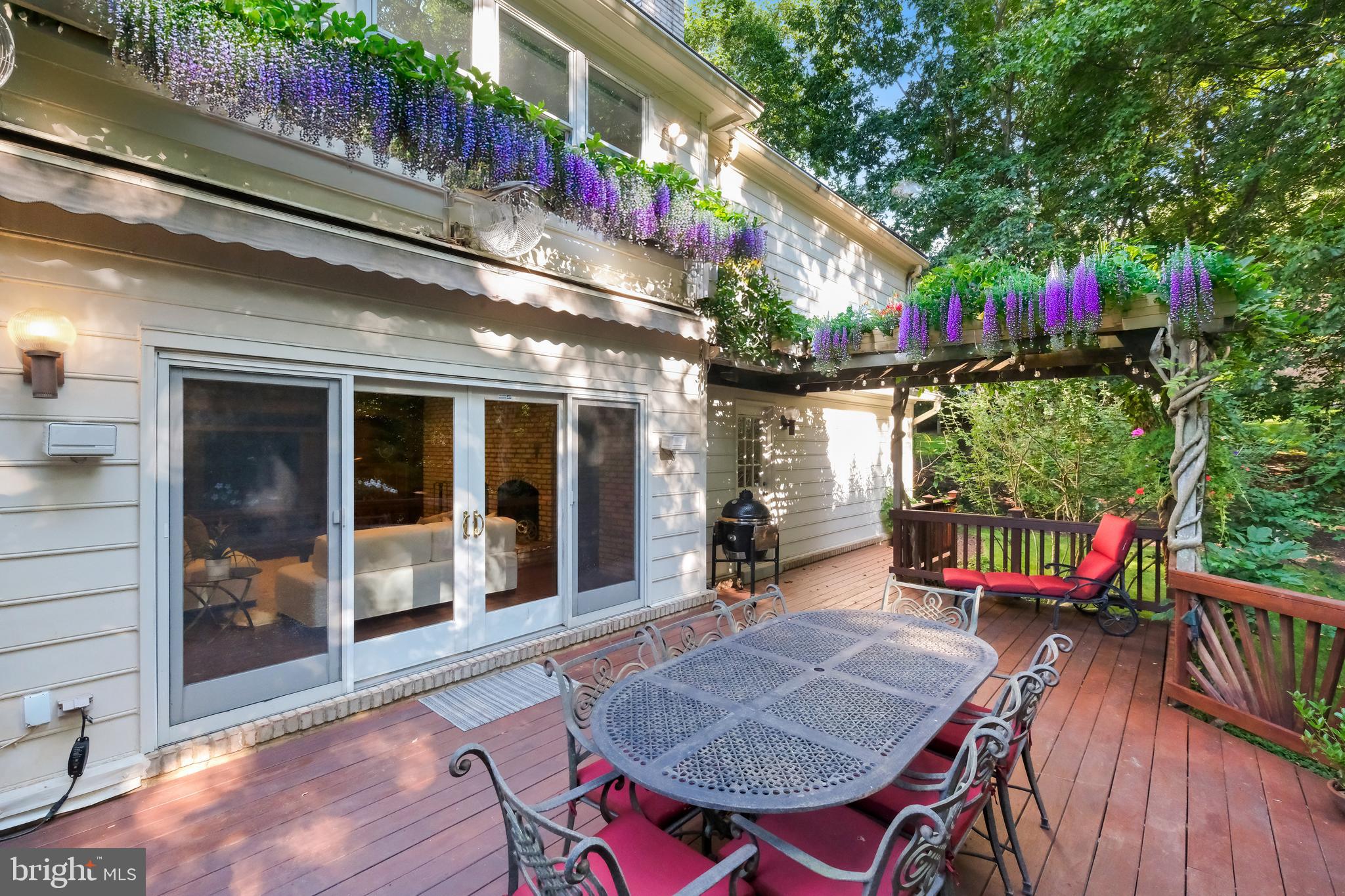 11004 ROUNDTABLE COURT