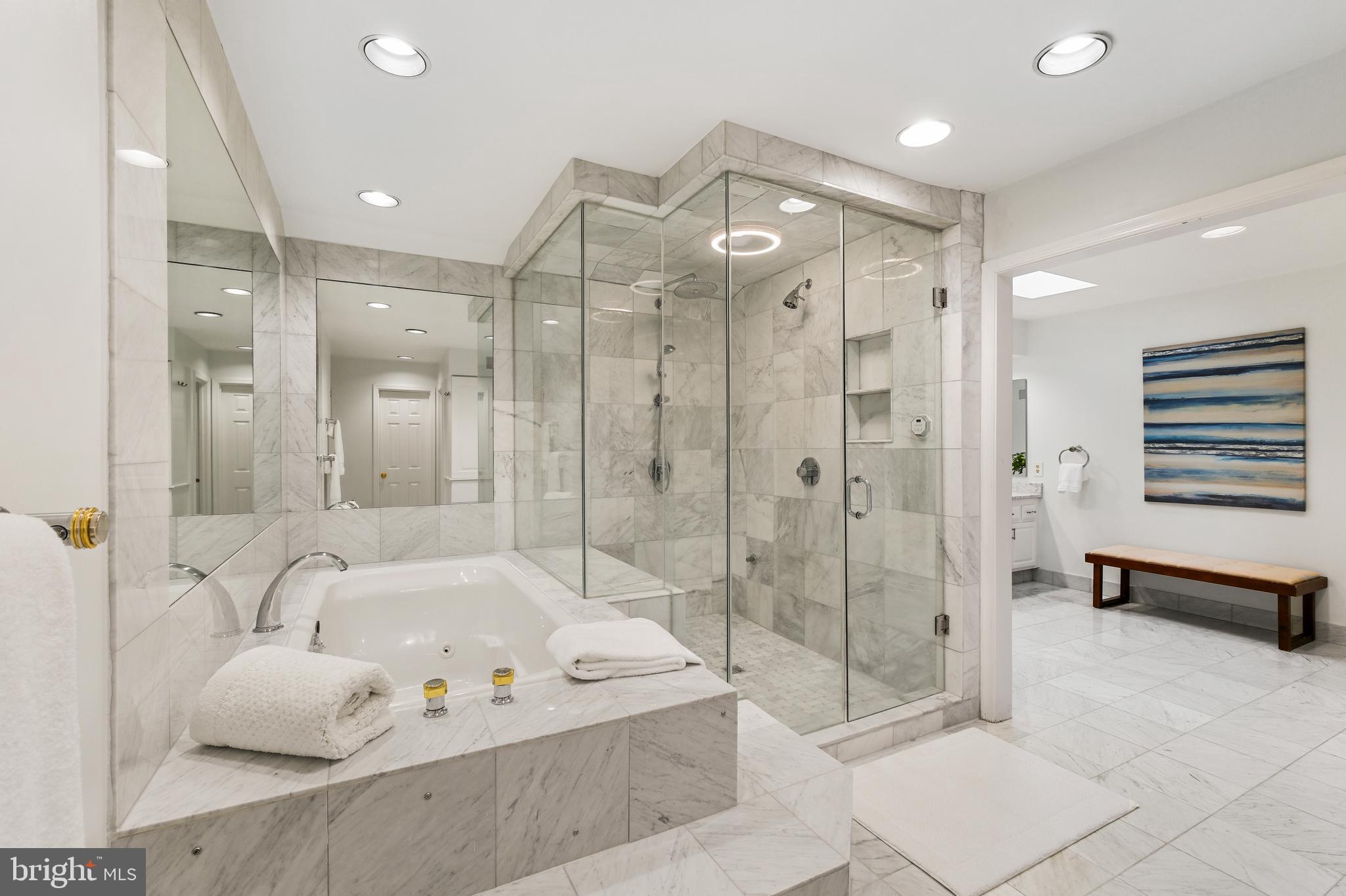 11004 ROUNDTABLE COURT