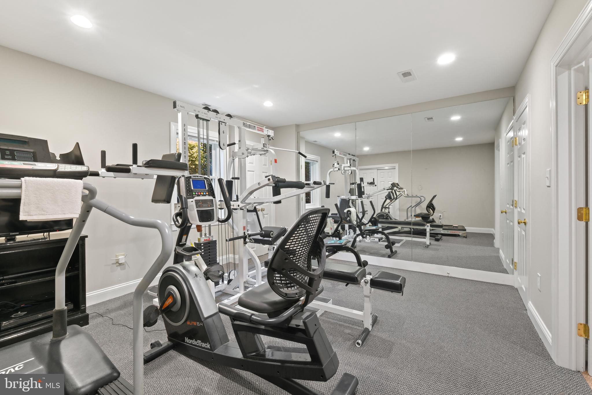 11004 ROUNDTABLE COURT