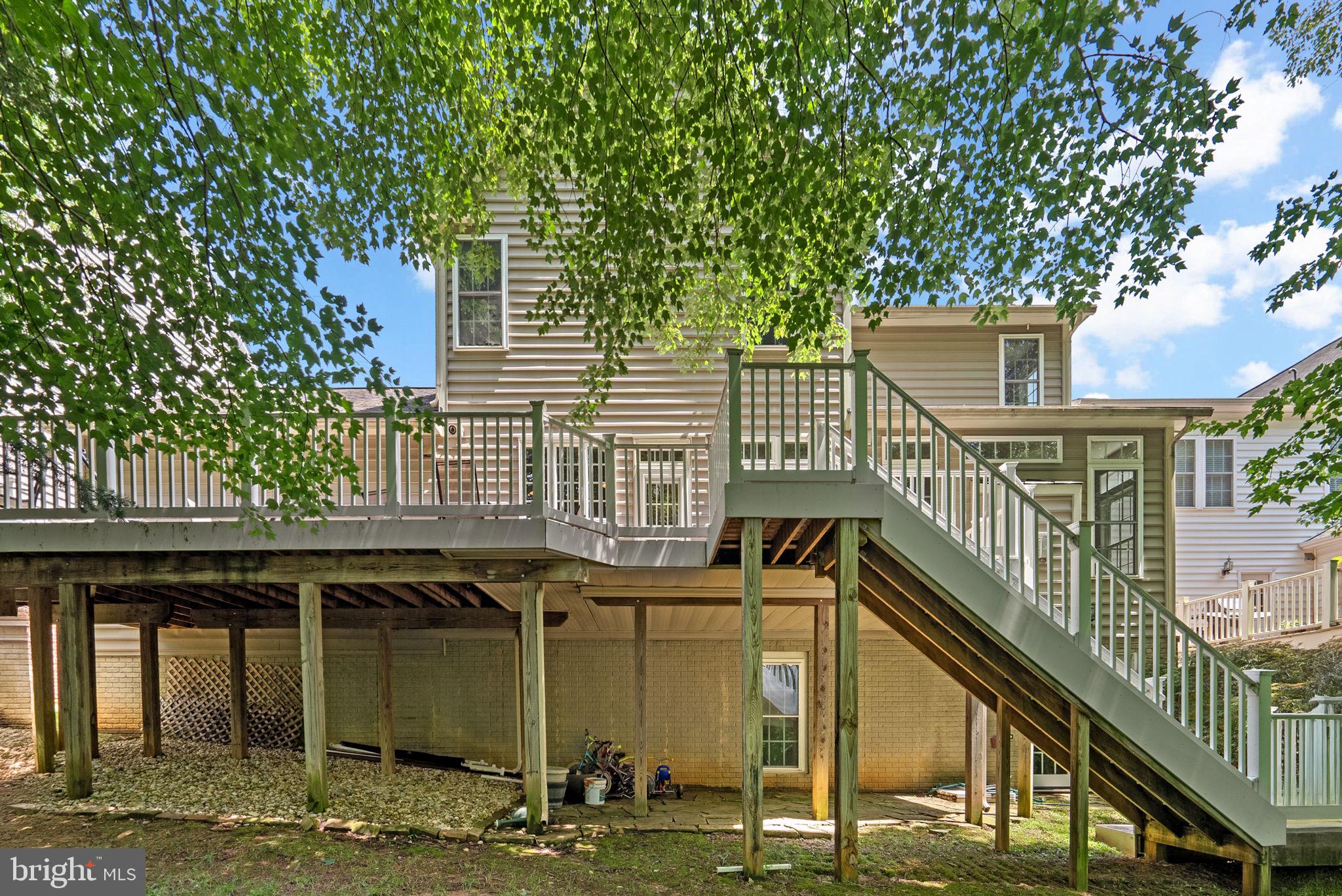 869 STILL CREEK LANE