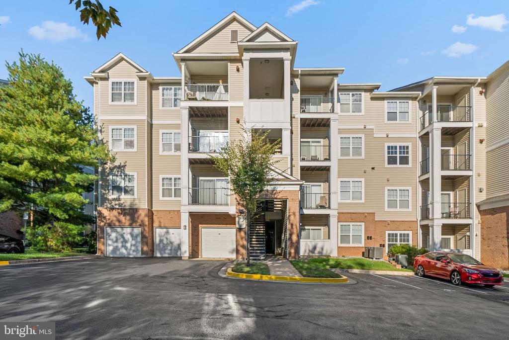19621 GALWAY BAY CIRCLE 302