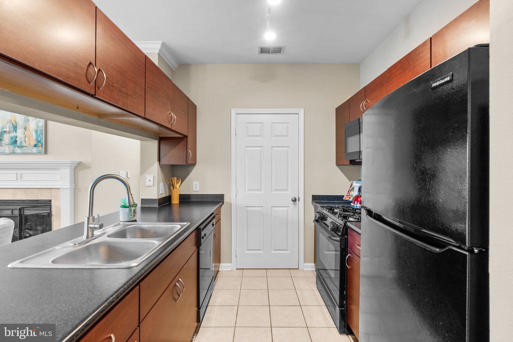 19621 GALWAY BAY CIRCLE 302