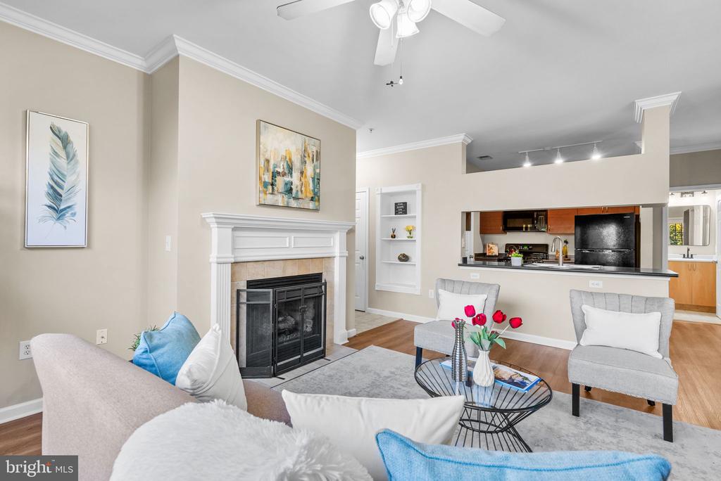 19621 GALWAY BAY CIRCLE 302