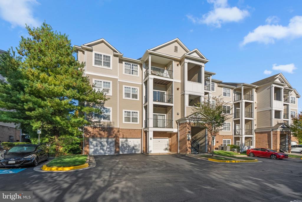 19621 GALWAY BAY CIRCLE 302