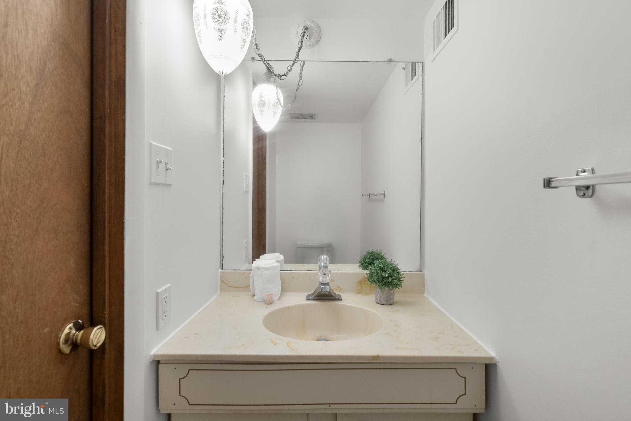 12236 GREENLEAF AVENUE