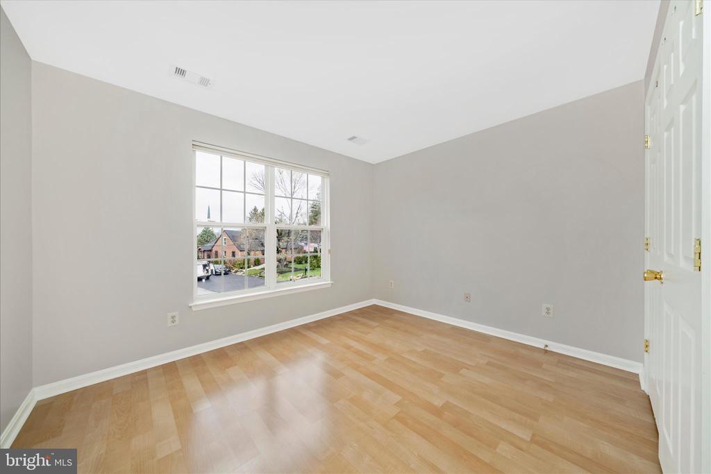 26031 MOUNT VERNON AVENUE