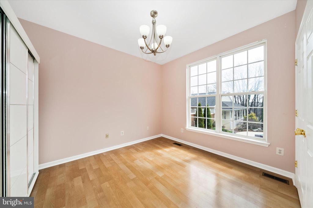 26031 MOUNT VERNON AVENUE
