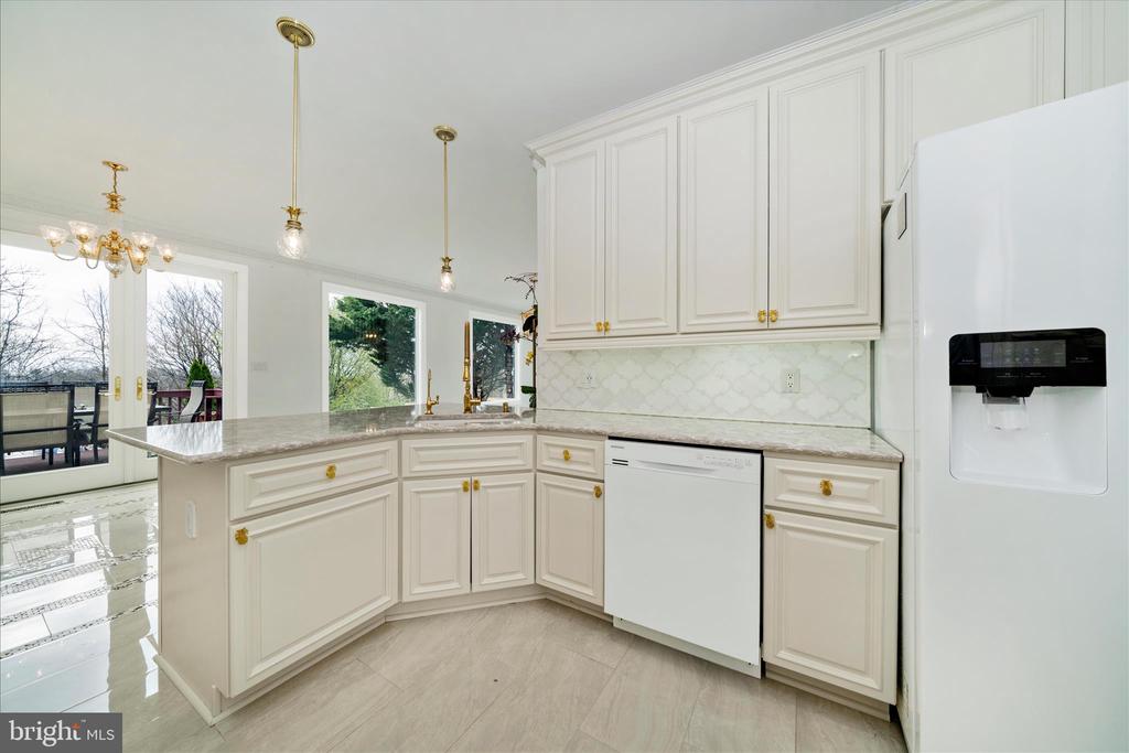 26031 MOUNT VERNON AVENUE