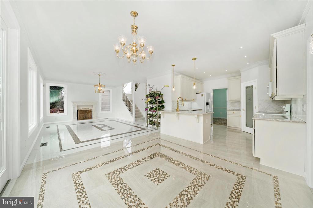 26031 MOUNT VERNON AVENUE