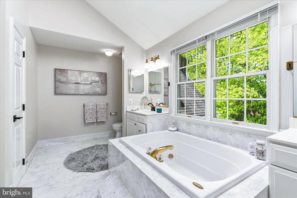 10107 DAPHNEY HOUSE WAY