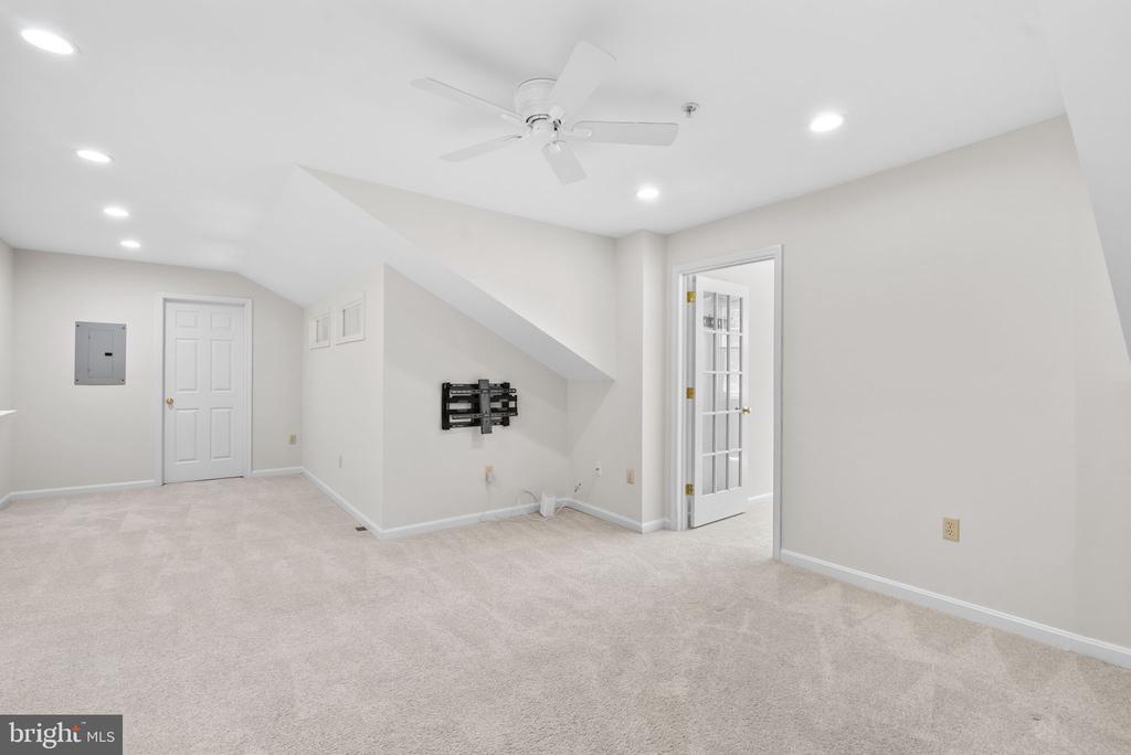 111 TIMBERBROOK LANE 304