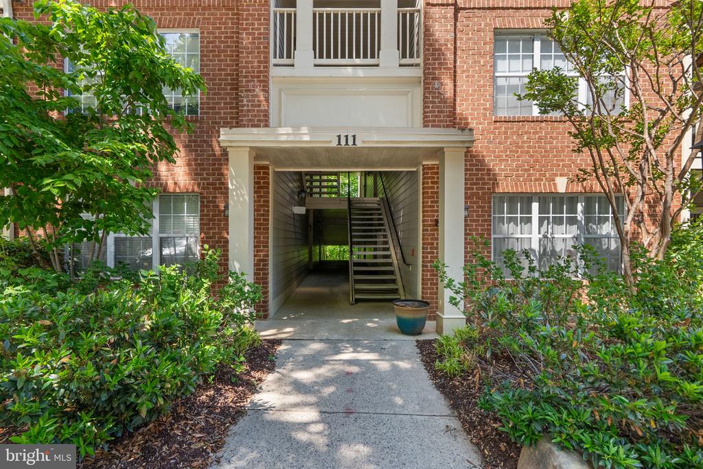 111 TIMBERBROOK LANE 304