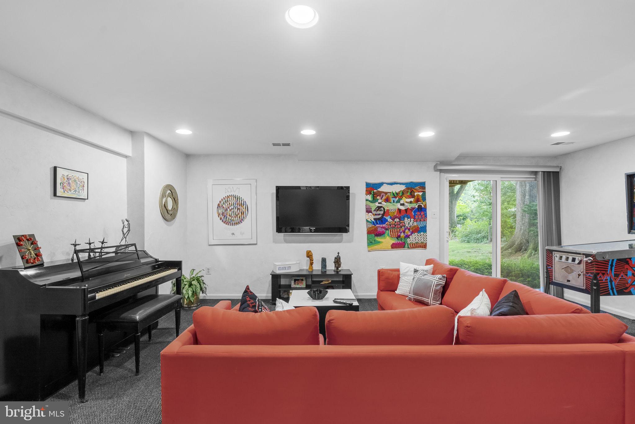 5820 MAGIC MOUNTAIN DRIVE