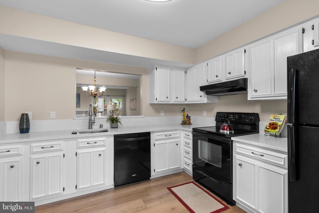 11735 SUMMER OAK DRIVE