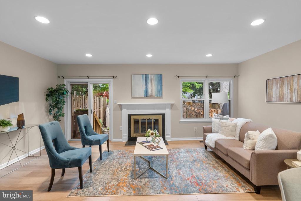 11735 SUMMER OAK DRIVE