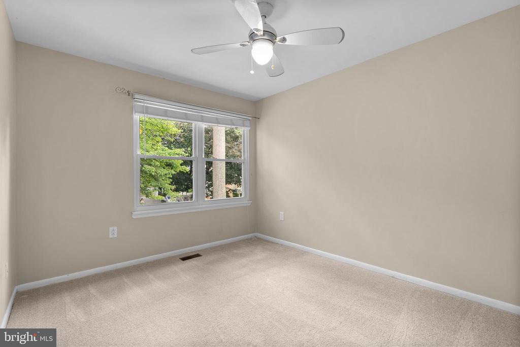 11735 SUMMER OAK DRIVE