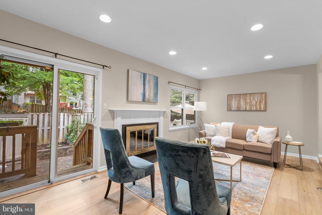 11735 SUMMER OAK DRIVE