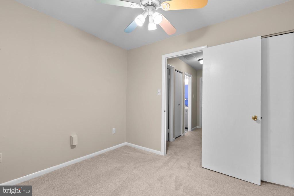 11735 SUMMER OAK DRIVE