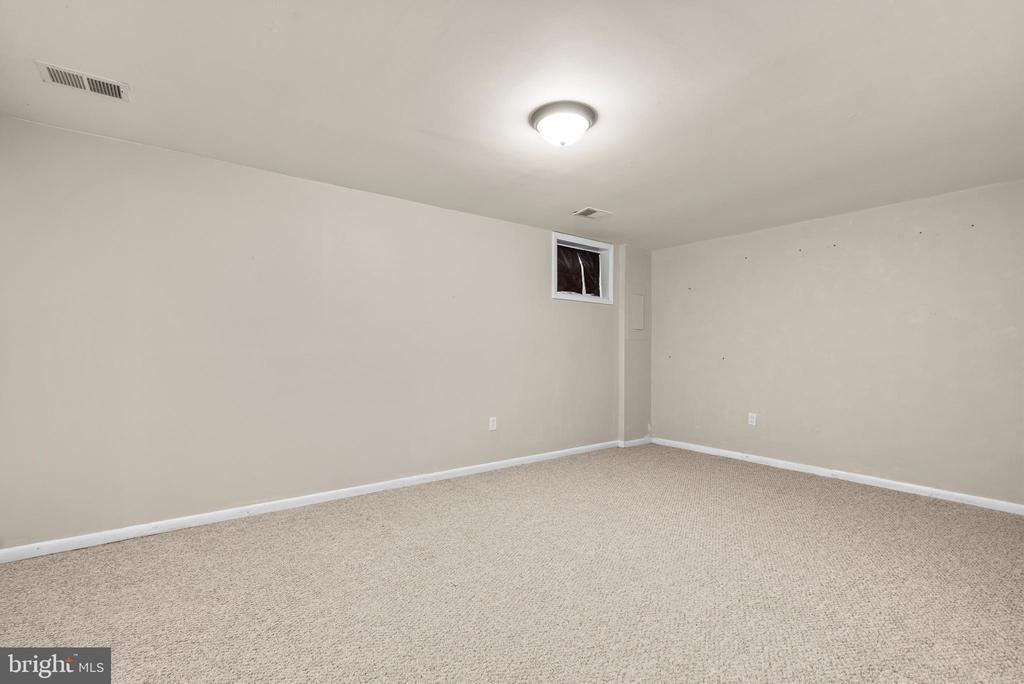 11735 SUMMER OAK DRIVE