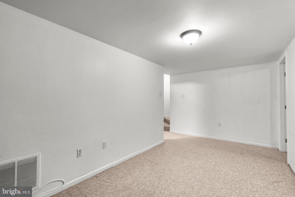 11735 SUMMER OAK DRIVE