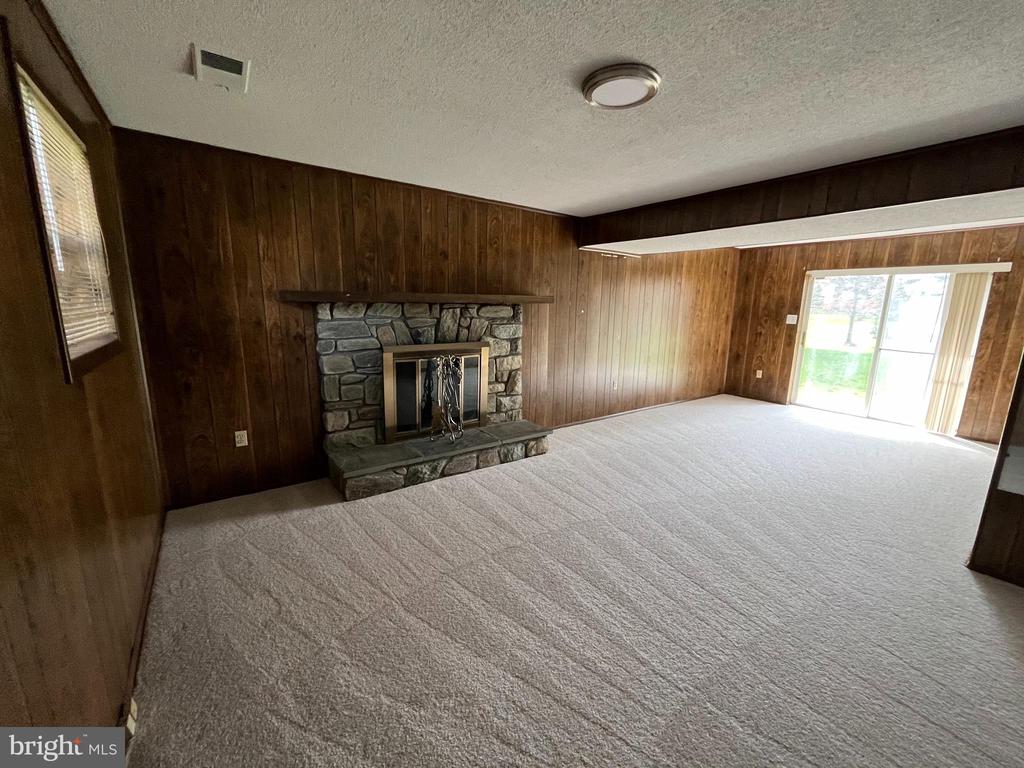 15705 ANAMOSA DRIVE