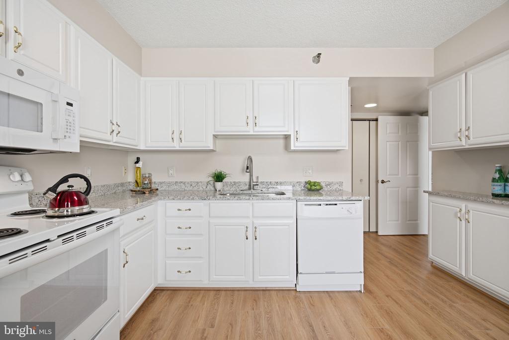 14805 PENNFIELD CIRCLE Unit: 304