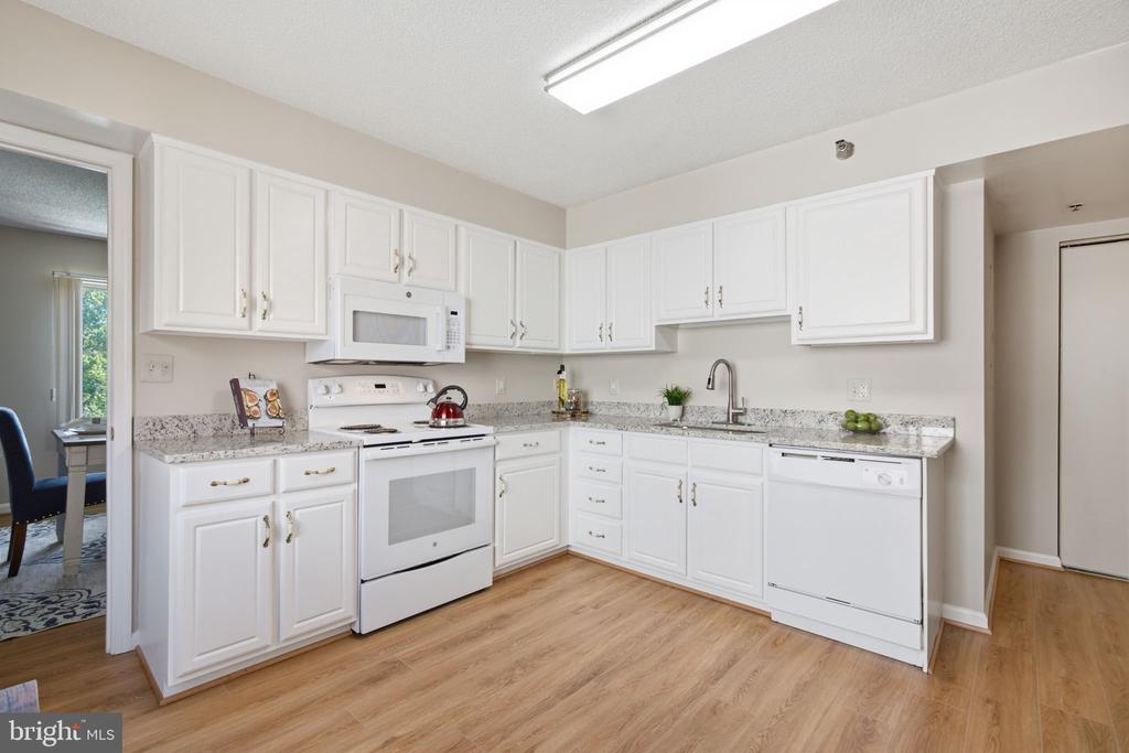 14805 PENNFIELD CIRCLE Unit: 304