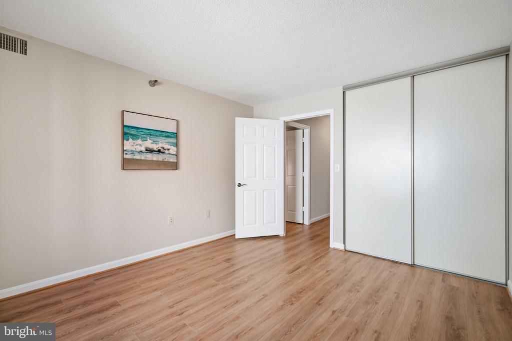 14805 PENNFIELD CIRCLE Unit: 304