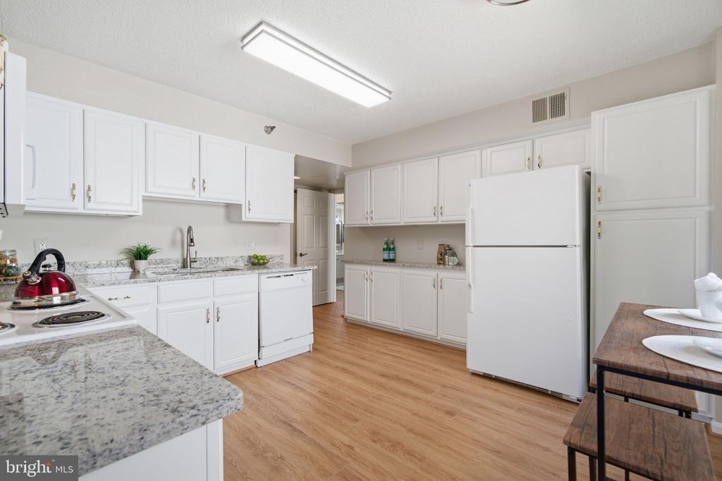 14805 PENNFIELD CIRCLE Unit: 304