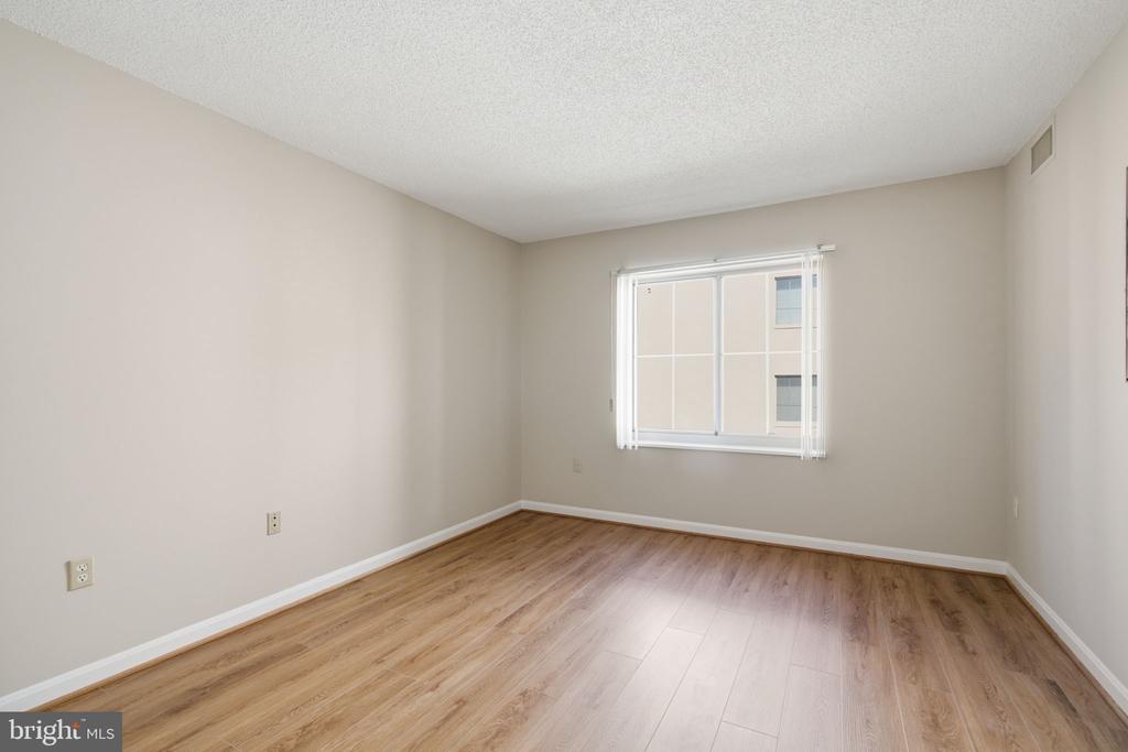 14805 PENNFIELD CIRCLE Unit: 304