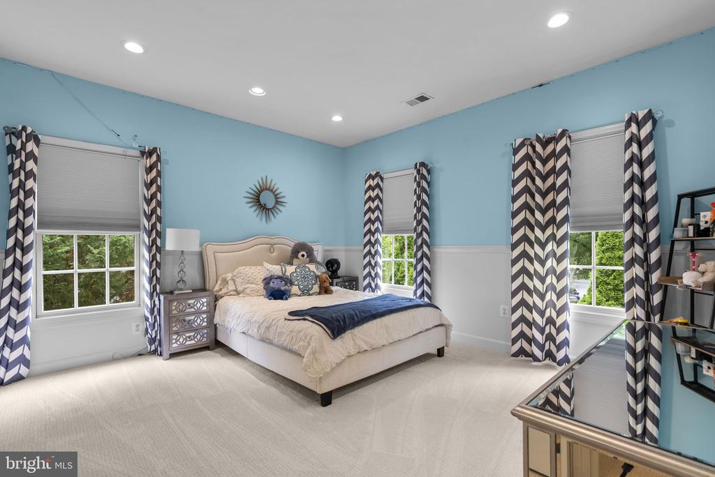 601 BRIGHT MEADOW DRIVE