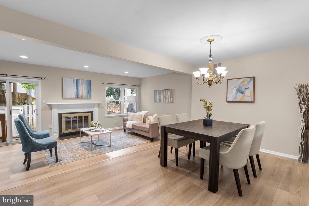 11735 SUMMER OAK DRIVE