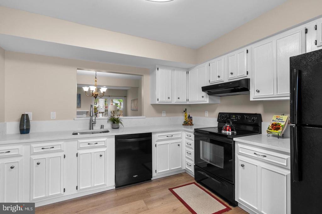11735 SUMMER OAK DRIVE