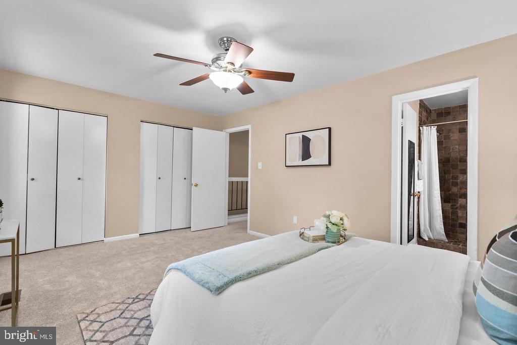 11735 SUMMER OAK DRIVE