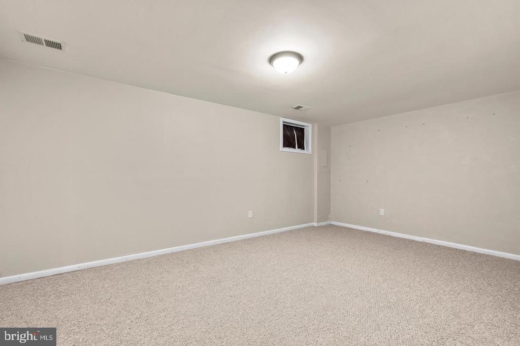 11735 SUMMER OAK DRIVE