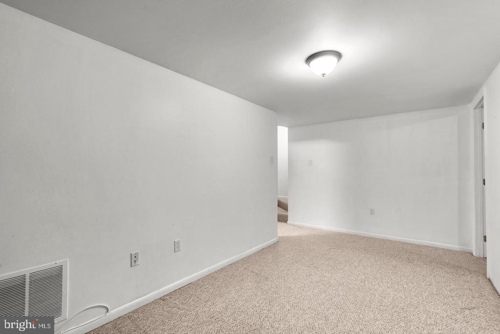 11735 SUMMER OAK DRIVE