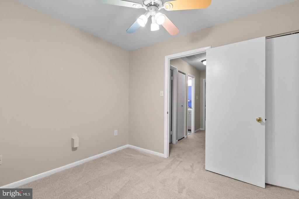 11735 SUMMER OAK DRIVE