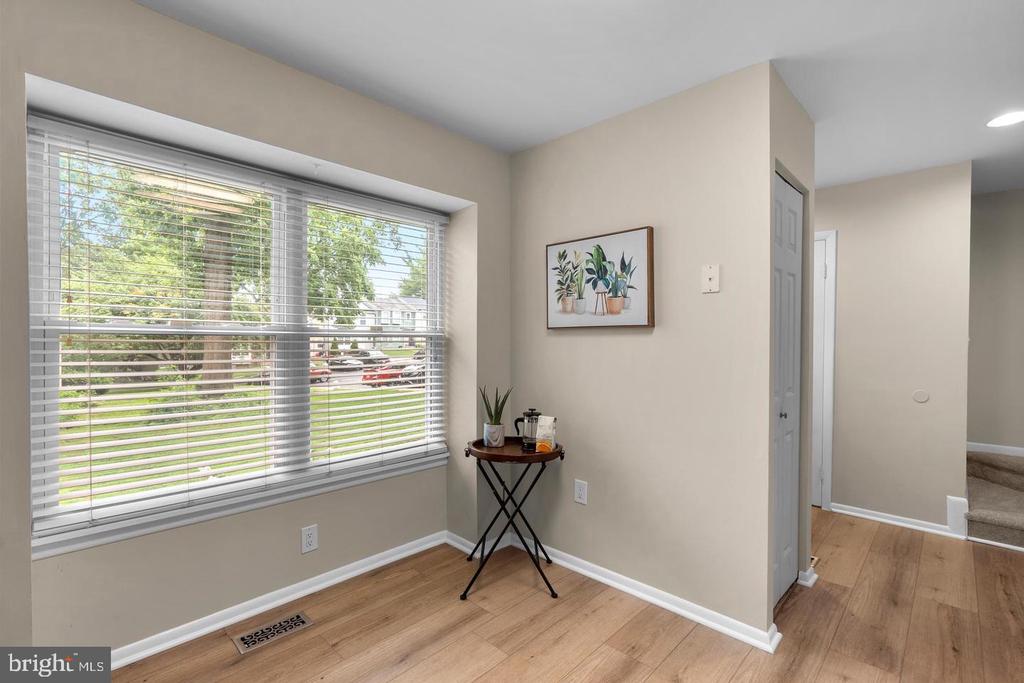 11735 SUMMER OAK DRIVE